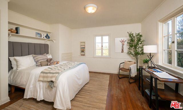528 Chautauqua Boulevard, Los Angeles, CA 90272