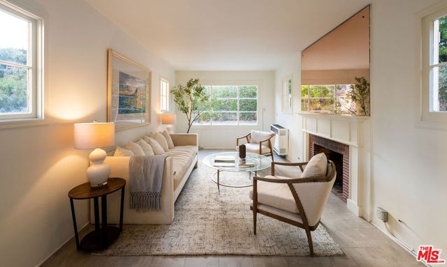 528 Chautauqua Boulevard, Los Angeles, CA 90272