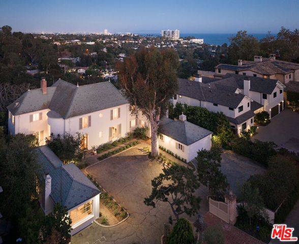 528 Chautauqua Boulevard, Los Angeles, CA 90272