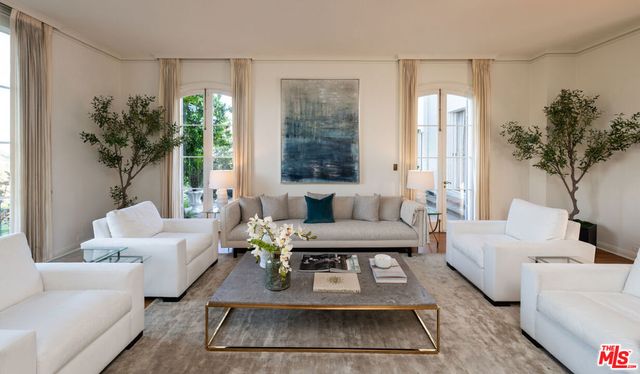 528 Chautauqua Boulevard, Los Angeles, CA 90272