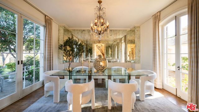 528 Chautauqua Boulevard, Los Angeles, CA 90272