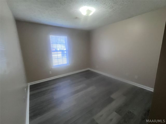 345 FOXDALE Road, Millbrook, AL 36054