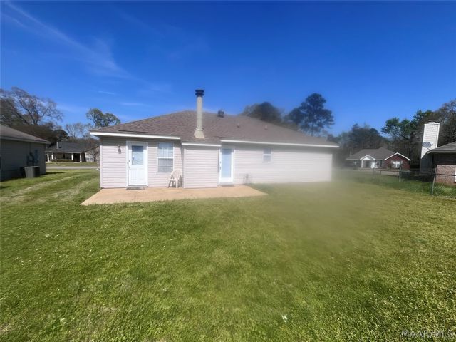 345 FOXDALE Road, Millbrook, AL 36054