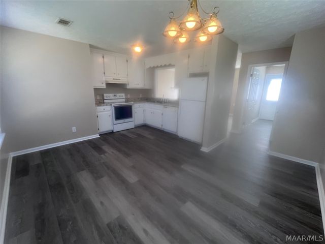 345 FOXDALE Road, Millbrook, AL 36054