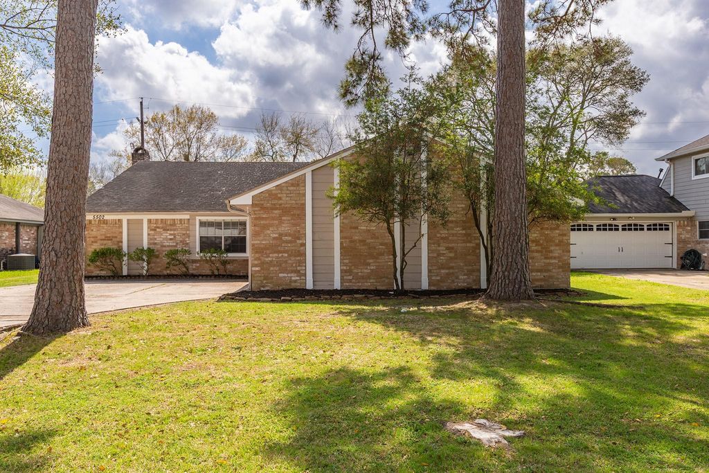 5502 Forest Timbers Drive, Humble, TX 77346