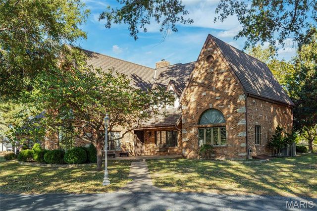 1240 Fienup Farms, Chesterfield, MO 63005