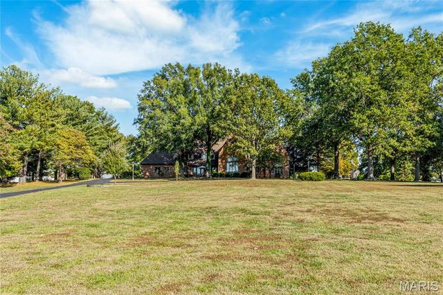 1240 Fienup Farms, Chesterfield, MO 63005