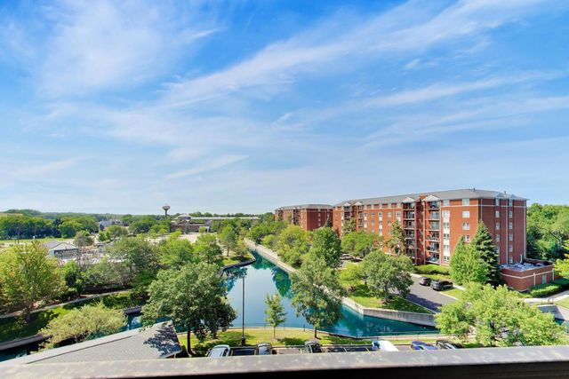 190 N Milwaukee Avenue 607, Wheeling, IL 60090