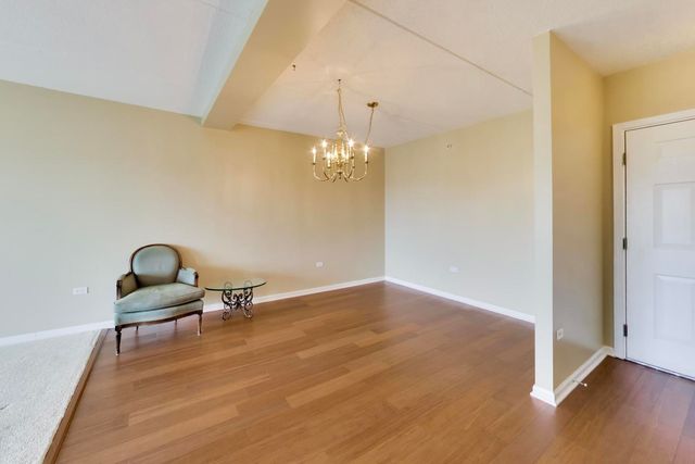 190 N Milwaukee Avenue 607, Wheeling, IL 60090