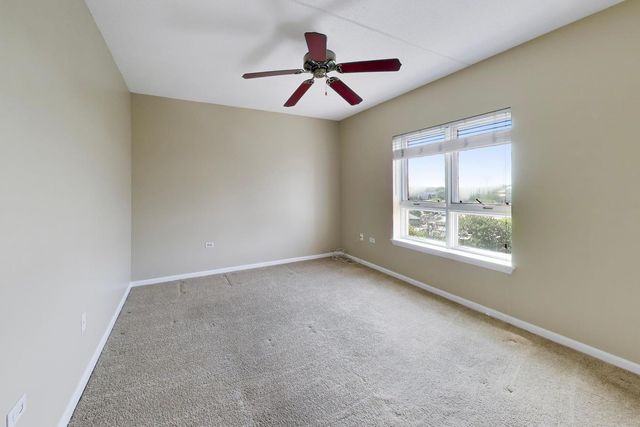 190 N Milwaukee Avenue 607, Wheeling, IL 60090