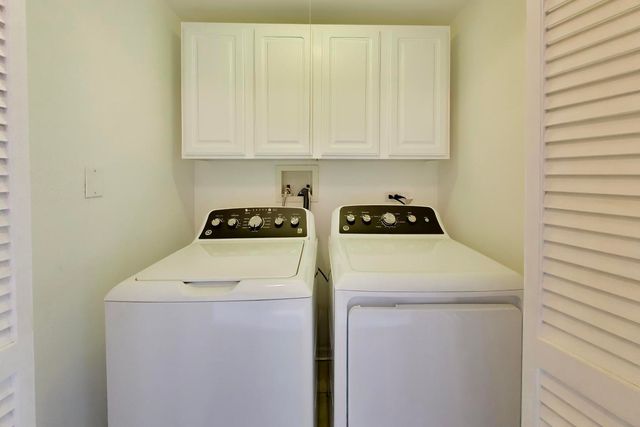 190 N Milwaukee Avenue 607, Wheeling, IL 60090