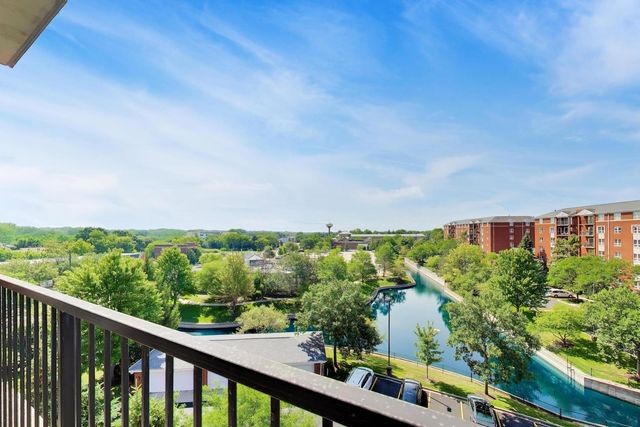 190 N Milwaukee Avenue 607, Wheeling, IL 60090