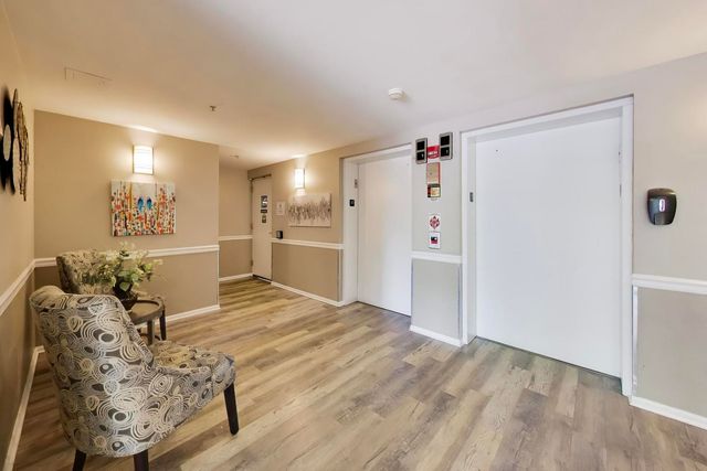 190 N Milwaukee Avenue 607, Wheeling, IL 60090
