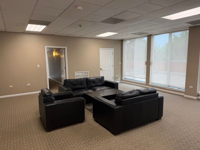 190 N Milwaukee Avenue 607, Wheeling, IL 60090