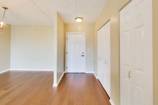 190 N Milwaukee Avenue 607, Wheeling, IL 60090