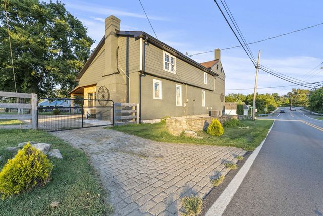 104 Lloyd Road, Georgetown, KY 40324