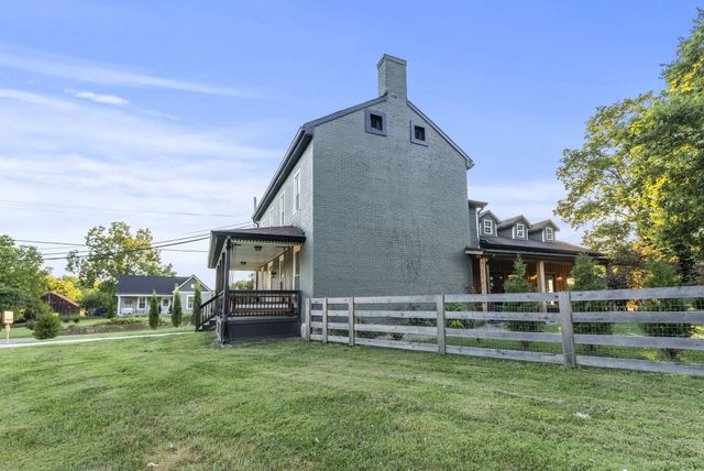 104 Lloyd Road, Georgetown, KY 40324