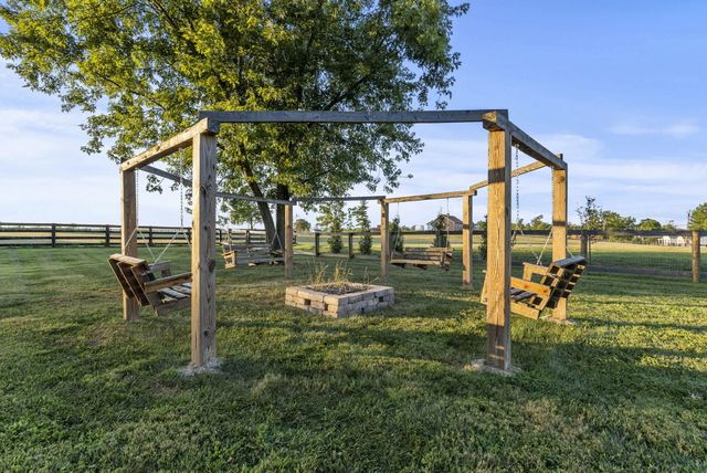 104 Lloyd Road, Georgetown, KY 40324