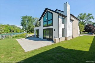 252 Keelson Drive, Detroit, MI 48215