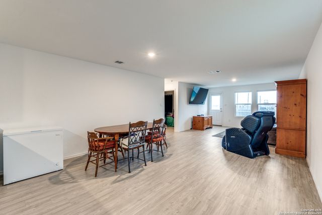 9211 Navarro Vista, Seguin, TX 78155