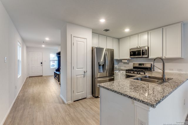 9211 Navarro Vista, Seguin, TX 78155