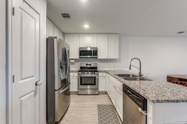9211 Navarro Vista, Seguin, TX 78155
