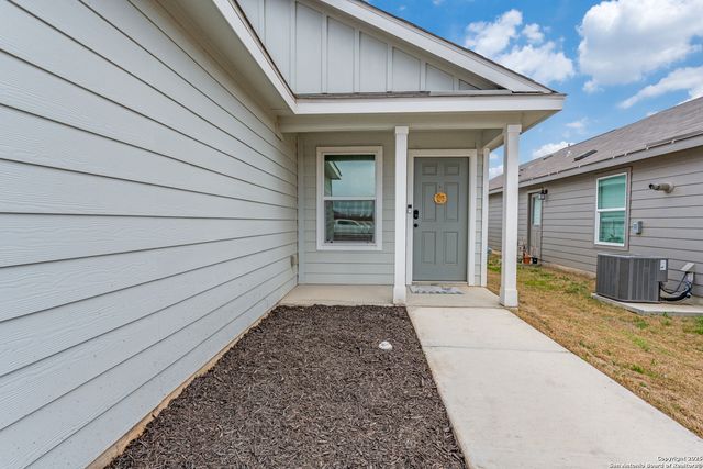 9211 Navarro Vista, Seguin, TX 78155