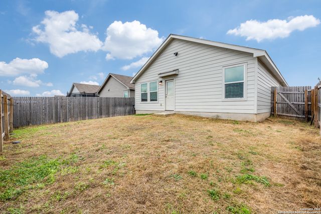 9211 Navarro Vista, Seguin, TX 78155
