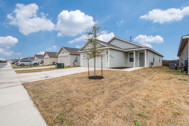 9211 Navarro Vista, Seguin, TX 78155