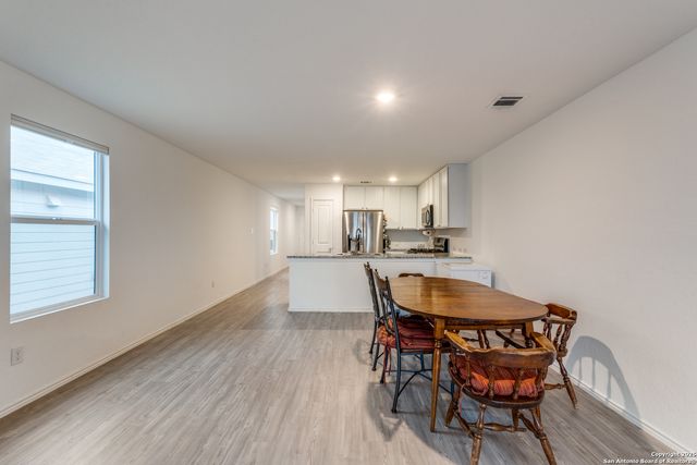 9211 Navarro Vista, Seguin, TX 78155