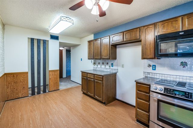 2302 Benbrook Drive, Carrollton, TX 75007