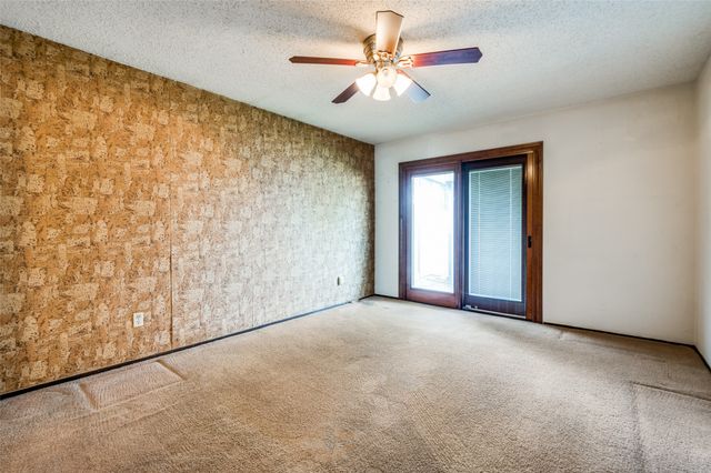 2302 Benbrook Drive, Carrollton, TX 75007