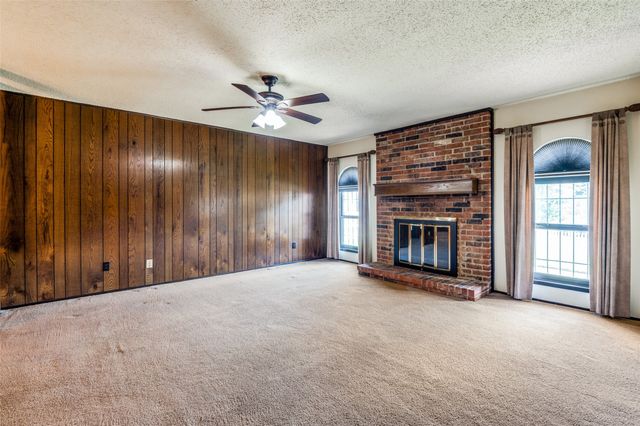 2302 Benbrook Drive, Carrollton, TX 75007