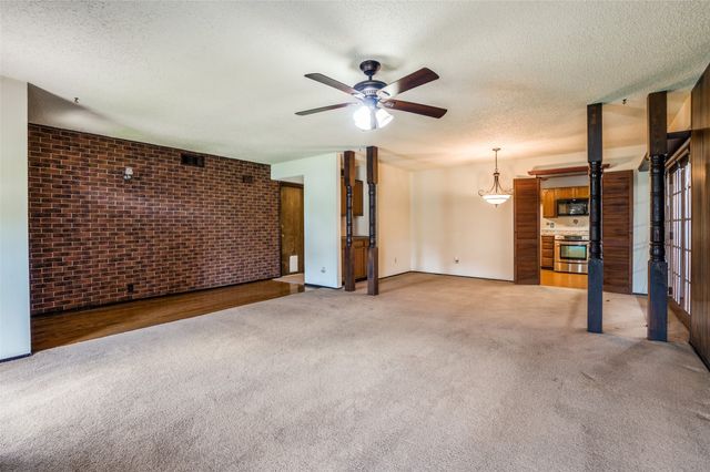 2302 Benbrook Drive, Carrollton, TX 75007