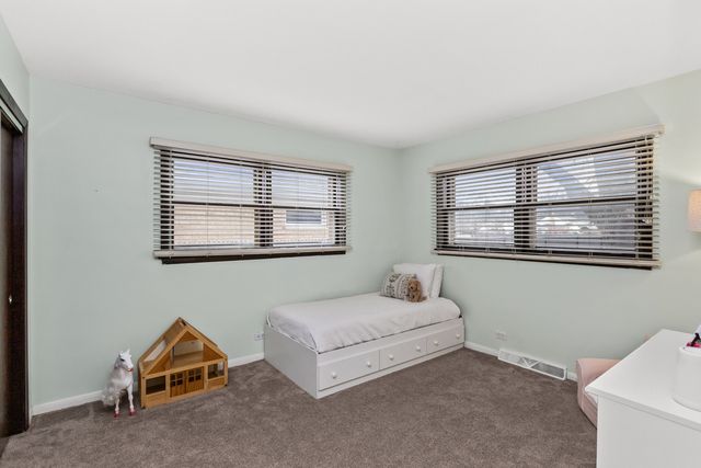 5738 Lyons Street, Morton Grove, IL 60053