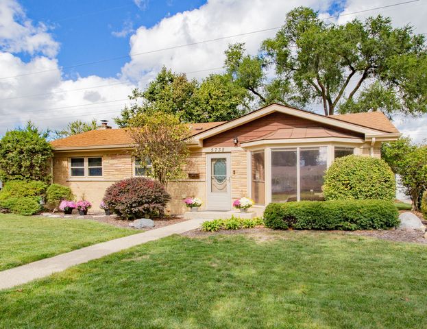 5738 Lyons Street, Morton Grove, IL 60053