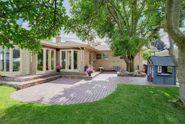5738 Lyons Street, Morton Grove, IL 60053