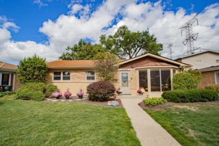 5738 Lyons Street, Morton Grove, IL 60053