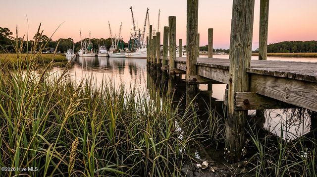2049 Parow Lane NW, Calabash, NC 28467