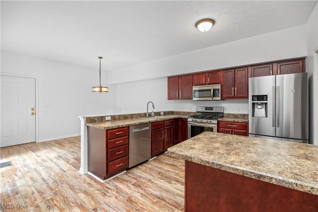 4989 Greenflower Street, North Olmsted, OH 44070