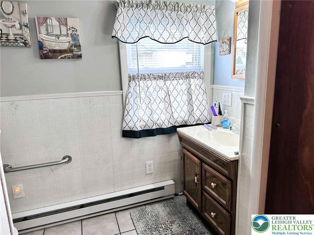 201 Church Street, Catasauqua Boro, PA 18032