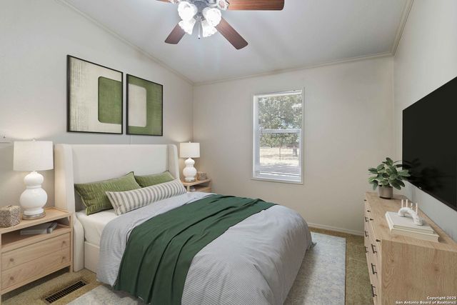 303 County Road 425, Stockdale, TX 78160