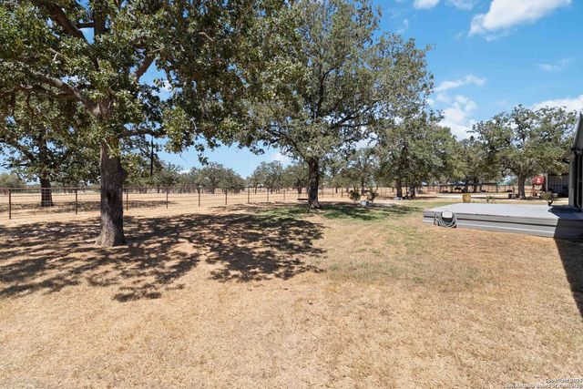 303 County Road 425, Stockdale, TX 78160