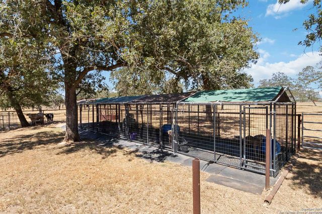 303 County Road 425, Stockdale, TX 78160