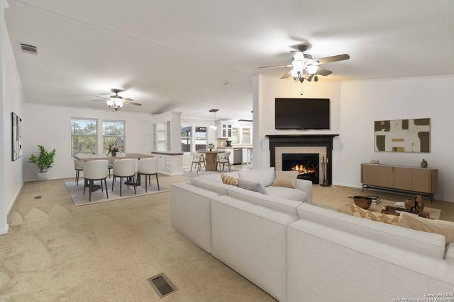 303 County Road 425, Stockdale, TX 78160