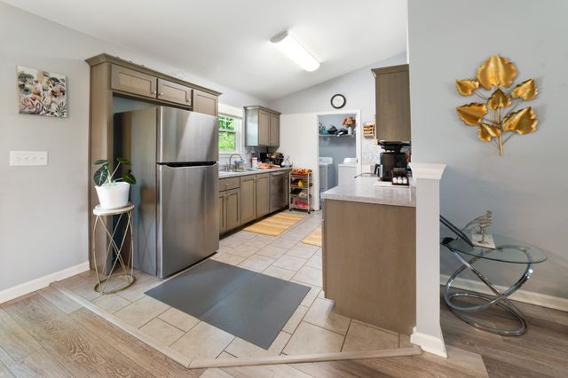 1804 Park St, Springfield, TN 37172