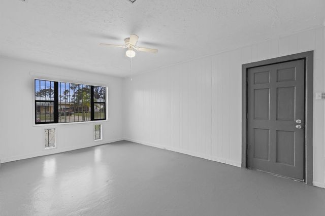 307 Essex Drive, Fort Pierce, FL 34946