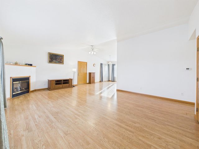 5766 N 200 West Road, Huntington, IN 46750