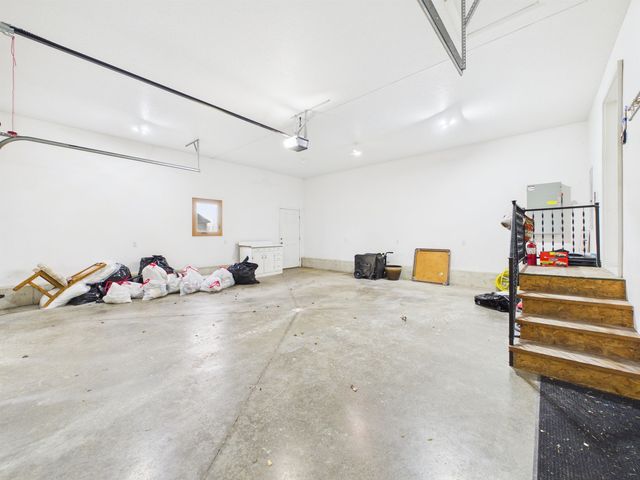 5766 N 200 West Road, Huntington, IN 46750