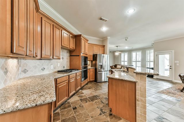 310 Del Monte Drive, Friendswood, TX 77546
